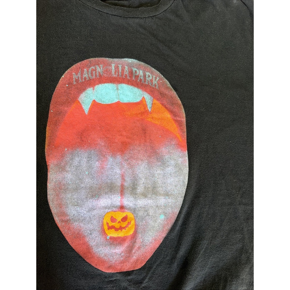 Magnolia Park Band T Shirt Black Graphic Tee Vampire Fangs Pumpkin XL
